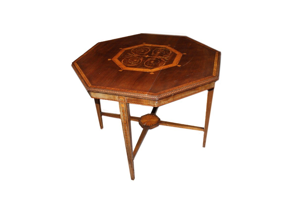 Tavolino inglese della seconda metà del 1800, stile Vittoriano, in legno di mogano