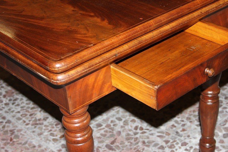 Tavolino con alette francese di metà del 1800, stile Carlo X, in legno di mogano e mogano-photo-2