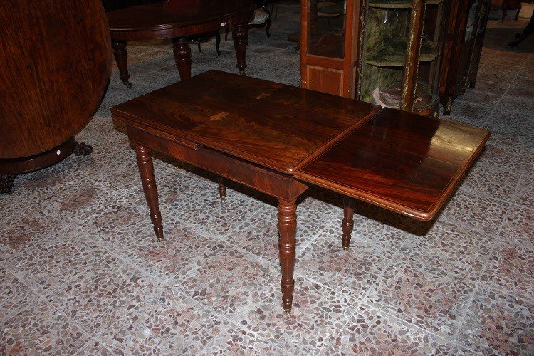 Tavolino con alette francese di metà del 1800, stile Carlo X, in legno di mogano e mogano-photo-5