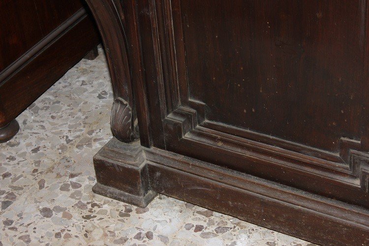 Grande credenza italiana della seconda metà del 1800, stile Rinascimento, in legno di noce-photo-4