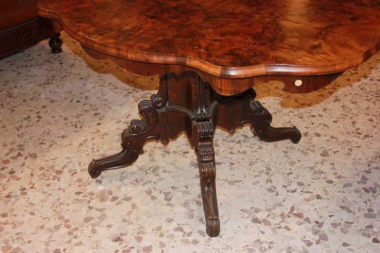 Tavolo inglese della prima metà de 1800, stile Regency, in legno di noce e radica di noce-photo-3