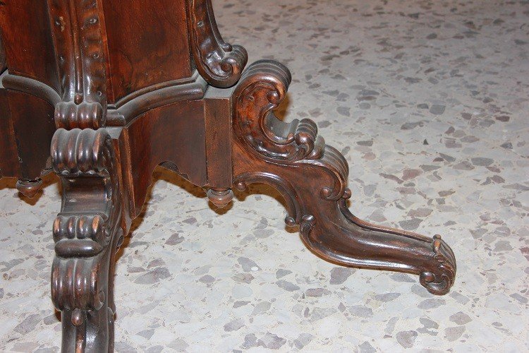 Tavolo inglese della prima metà de 1800, stile Regency, in legno di noce e radica di noce-photo-1