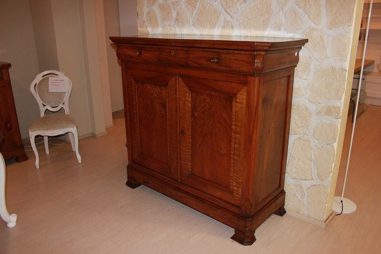 Grande credenza francese di metà 1800, stile Luigi Filippo, in legno di noce. Presenta 2 grandi-photo-2