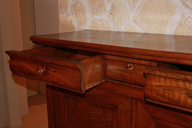 Grande credenza francese di metà 1800, stile Luigi Filippo, in legno di noce. Presenta 2 grandi-photo-2