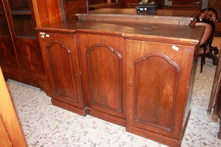 Credenza inglese della seconda metà del 1800, stile Vittoriano, in legno di mogano