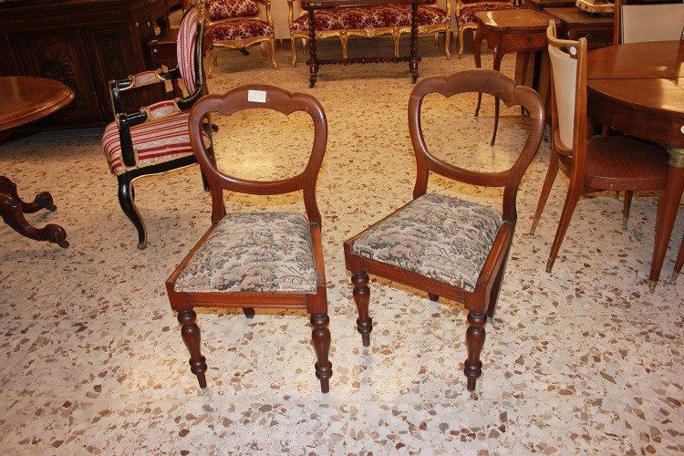 Gruppo di 4 sedie inglesi della seconda metà del 1800, stile Vittoriano, in legno di mogano-photo-3