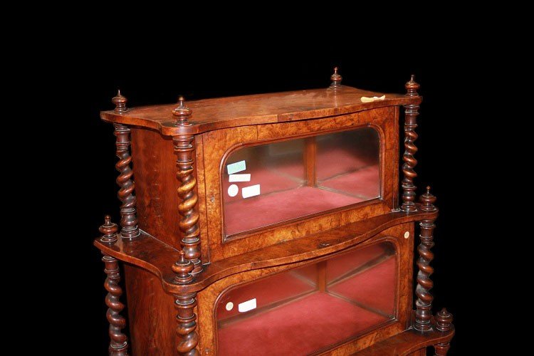 Piccolo credenzino cabinet inglese della prima metà 1800, stile Georgiano, in legno di noce -photo-2