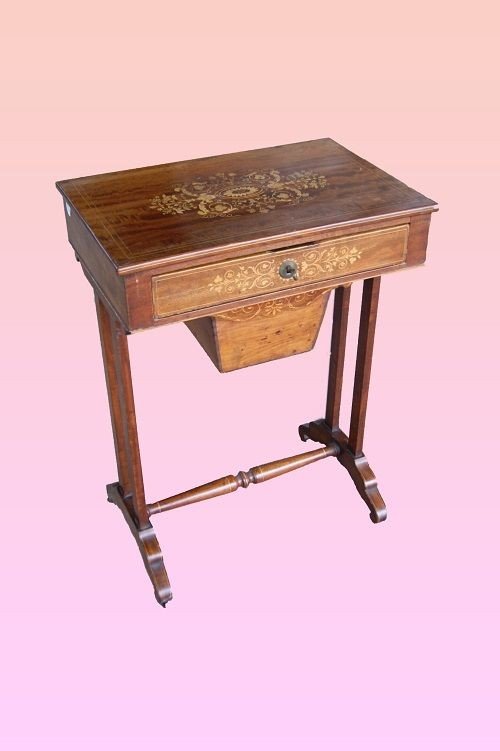Tavolino da lavoro francese della prima metà del 1800, stile Carlo X, in legno di mogano