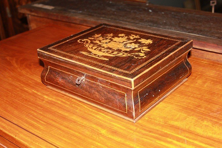 Piccola scatola francese di metà 180, stile Carlo X, in legno di palissandro-photo-3