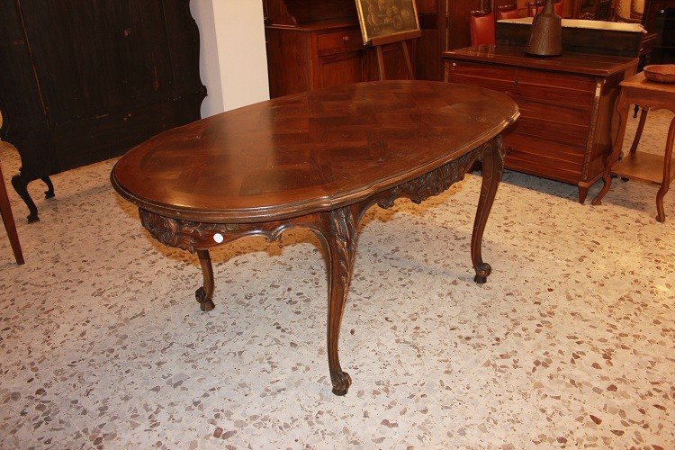Tavolo ovale allungabile, francese di fine 1800, stile Provenzale in legno di noce