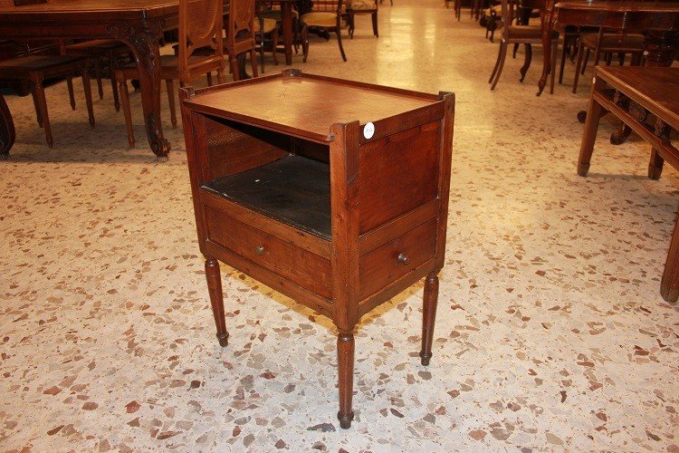Tavolino comodino francese della seconda metà del 1800, stile rustico, in legno di ciliegio-photo-3