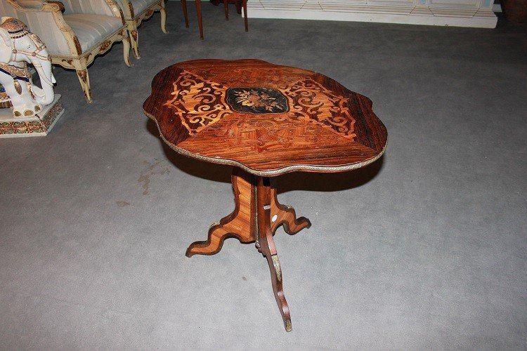 Tavolino a vela francese della seconda metà del 1800 stile Luigi XV in legno di palissandro