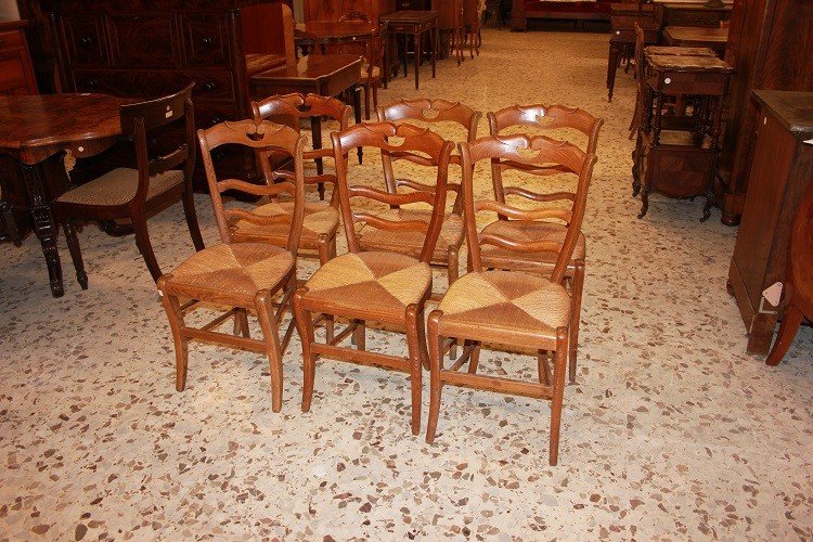 Gruppo di 6 sedie francesi di fine 1800, stile Rustico, in legno di noce con seduta in paglia -photo-2