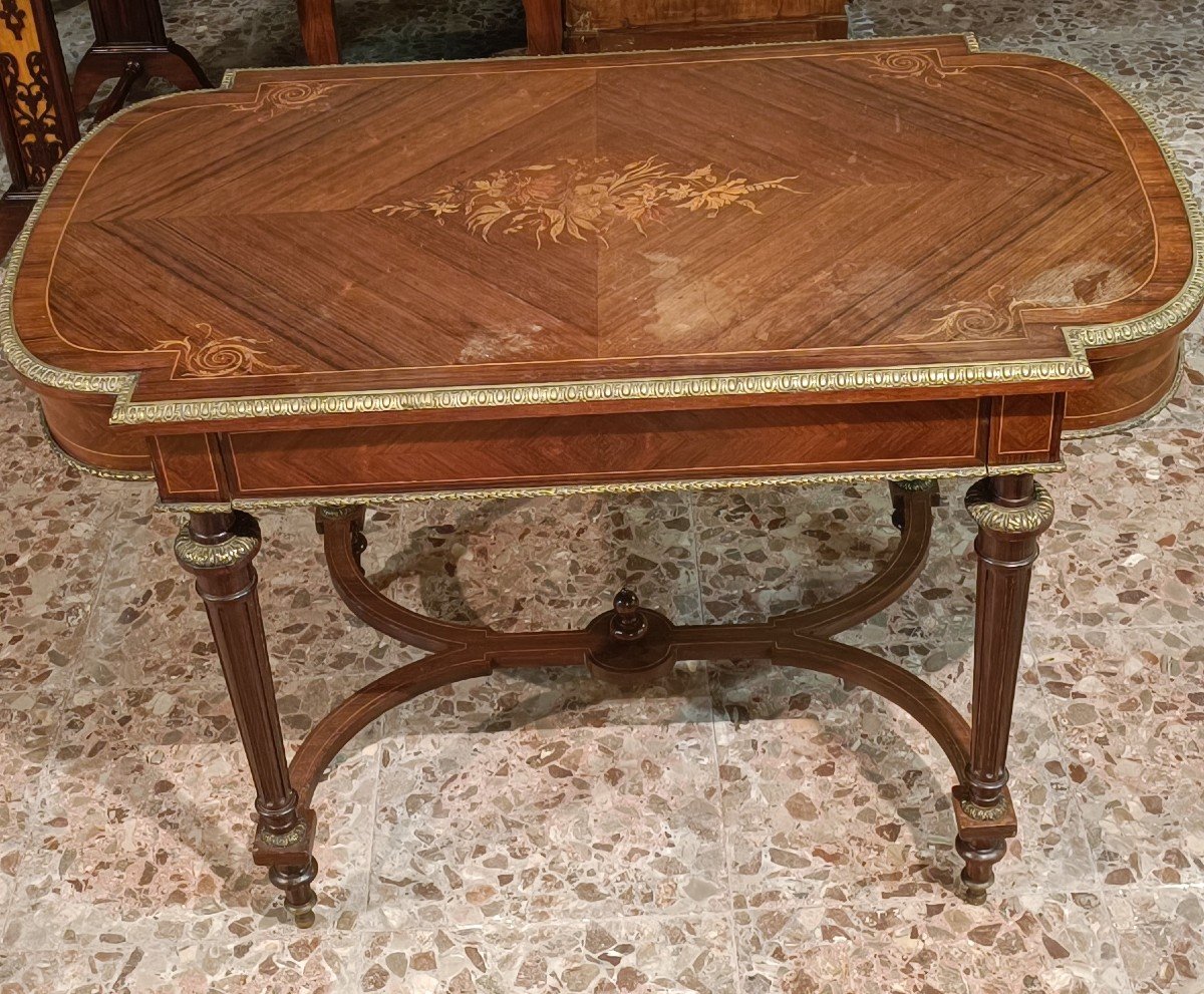 Tavolino scrittoio da centro in palissandro di fine 800 in stile Luigi XVI-photo-3