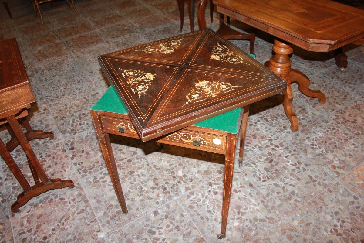 Tavolino a fazzoletto da gioco, inglese della seconda metà del 1800 stile Vittoriano-photo-3