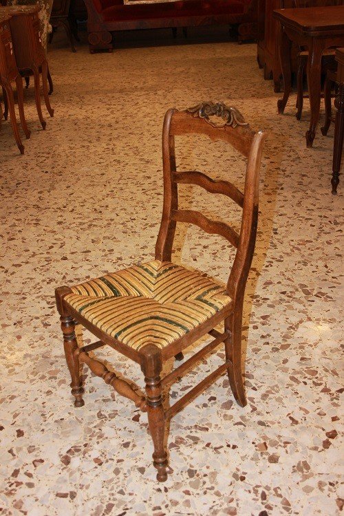 Gruppo di 4 sedie campagnole francesi di fine 1800 in legno di noce-photo-3