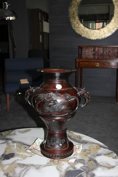 Grande Vaso Cinese del 1800 in Bronzo Con animali in Rilievo