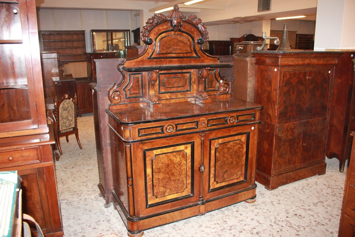 Credenza Piattaia stile Luigi Filippo in Legno di Noce e Radica