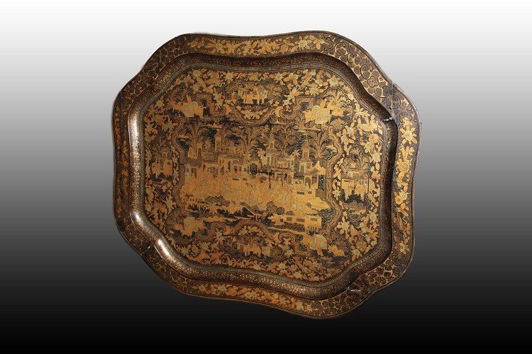 Bellissimo vassoio francese di metà 1800, di gusto orientale, in legno