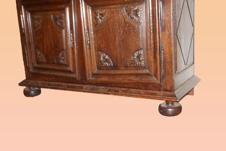 Antica credenza doppio corpo francese stile Luigi XIV di inizio 1700 in legno di castagno-photo-2