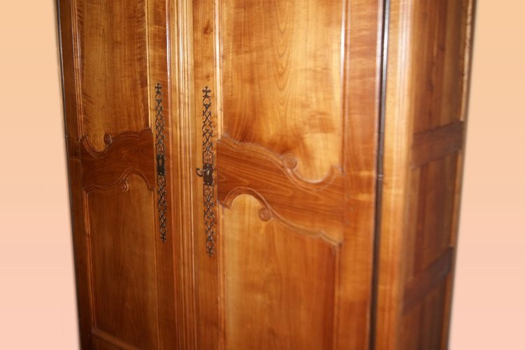 Grande armadio francese di fine 1700, stile Provenzale, in legno di ciliegio-photo-3