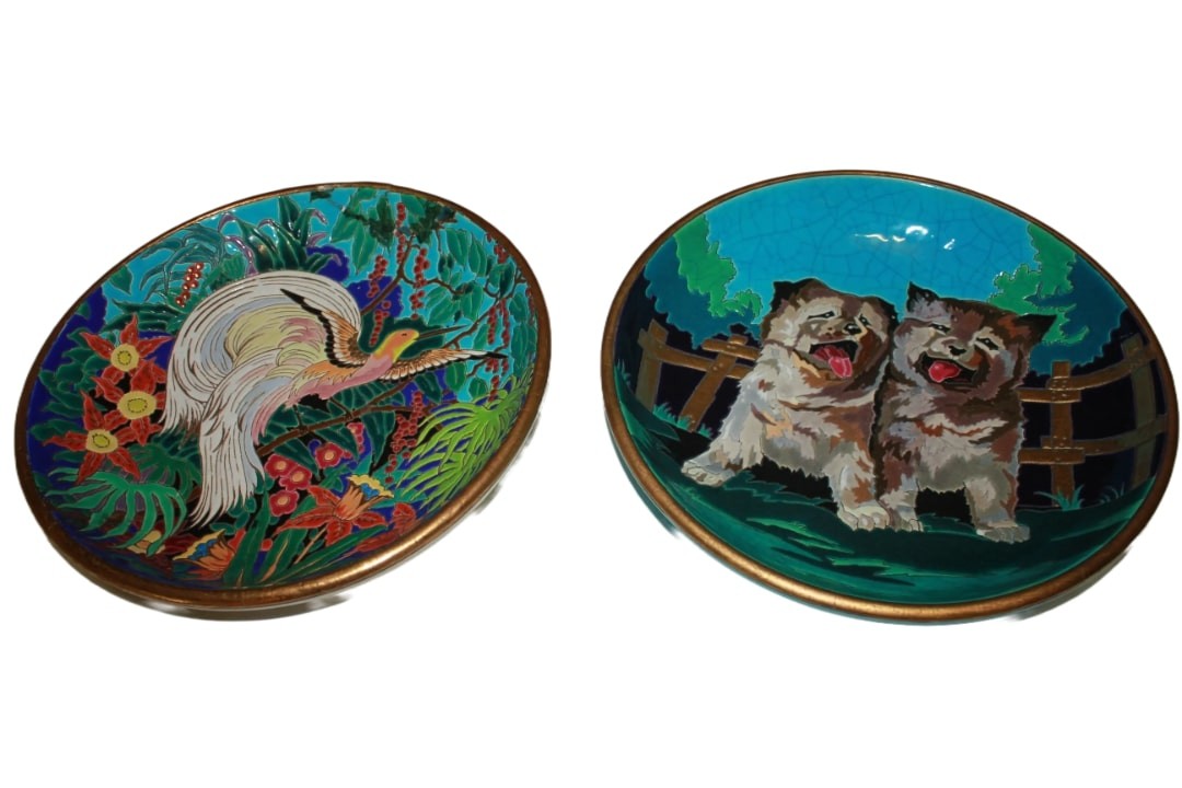 Coppia di Piatti Francesi in Ceramica Longwy | Decorati con Animali | Inizio '900