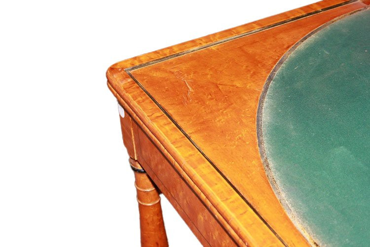 Tavolino inglese della seconda metà del 1800, stile Sheraton, in legno di acero-photo-1