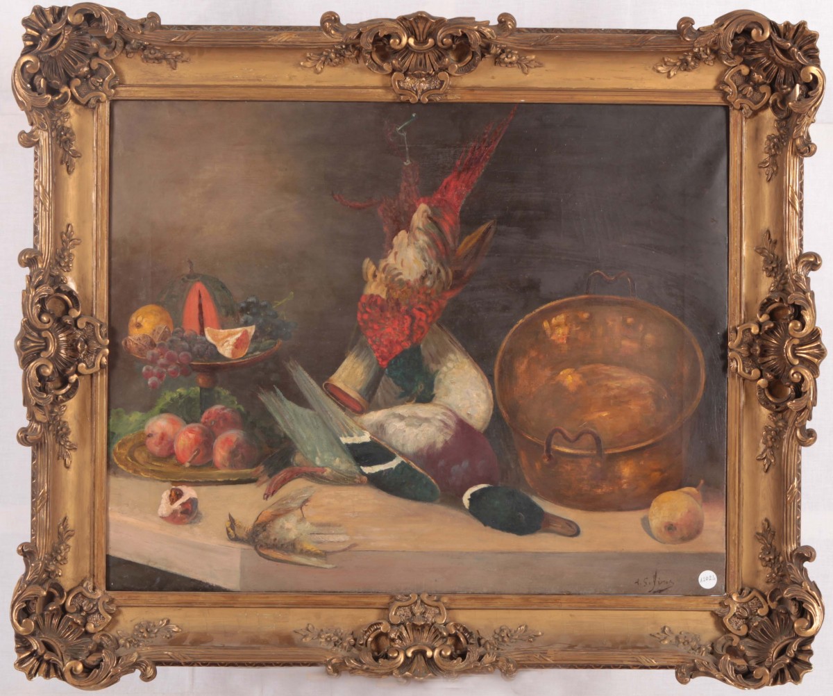 Olio su tela raffigurante natura morta, con cacciagione, frutta e pentola in rame. Cornice coev