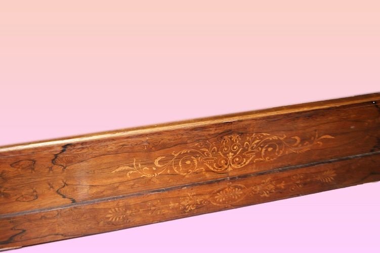 Grande letto francese della prima metà del 1800, stile Carlo X, in legno di noce fiammato-photo-4