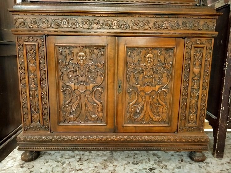 Credenza doppio corpo italiana, in noce, della prima metà del 1900. Riccamente intagliata-photo-4