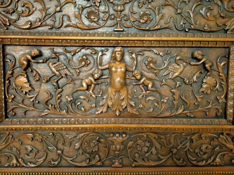 Credenza doppio corpo italiana, in noce, della prima metà del 1900. Riccamente intagliata-photo-1