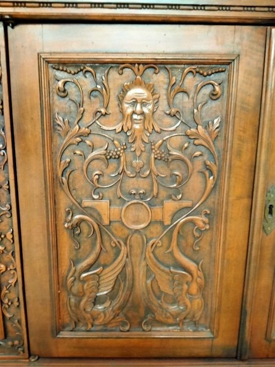 Credenza doppio corpo italiana, in noce, della prima metà del 1900. Riccamente intagliata-photo-2