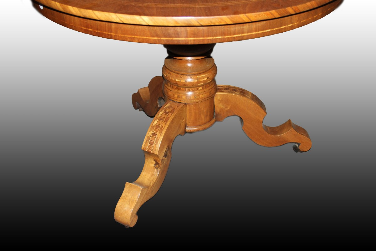 Tavolo sorrentino circolare fisso, italiano della metà del 1800, in legno di noce-photo-1