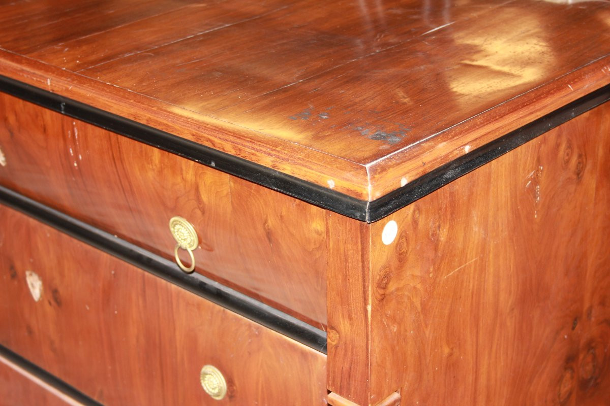 Cassettone Austriaco di metà 1800, stile Impero, in legno di noce. Presenta 3 grandi cassetti c-photo-3
