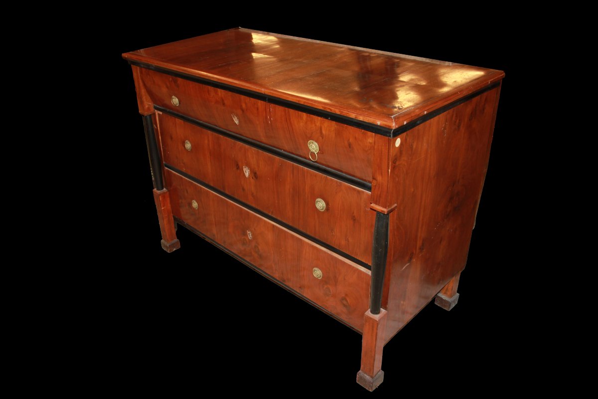 Cassettone Austriaco di metà 1800, stile Impero, in legno di noce. Presenta 3 grandi cassetti c-photo-4