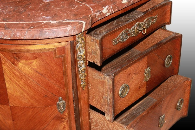 Piccolo cassettone smussato francese di metà 1800, stile Luigi XVI , in legno di bois de violet-photo-1
