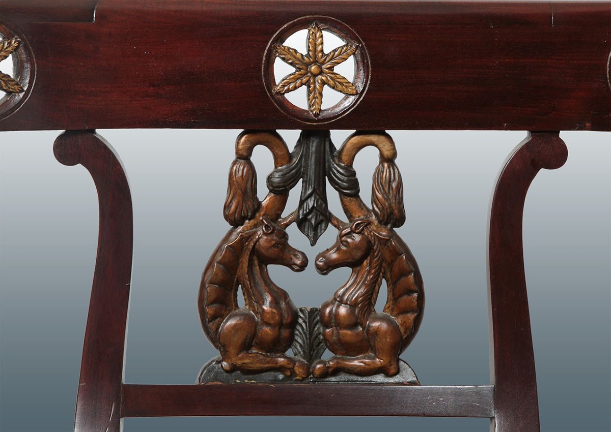 Divano italiano, genovese, di inizio 1800 stile Impero, in legno di mogano. Presenta intagli in-photo-2