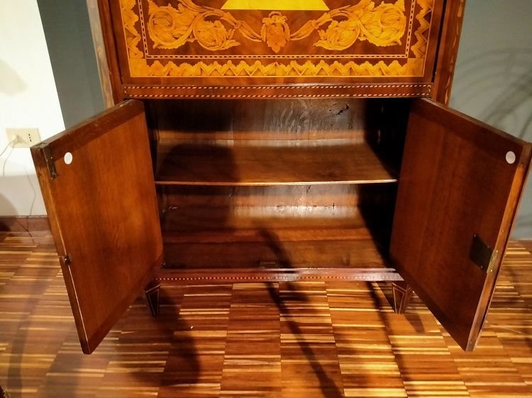 Secretaire olandese della fine 1700 riccamente intarsiato, a motivo floreale, da vari legni pol-photo-4