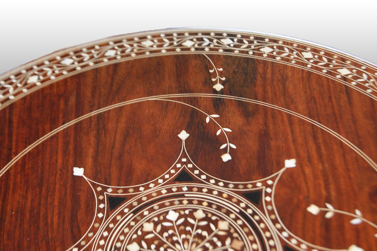 Bellissimo tavolino circolare inglese di metà 1800, stile Orientale, in legno di palissandro-photo-1