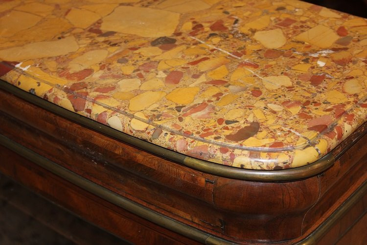 Graziosa vetrinetta bassa francese di metà 1800, stile Luigi XV, in legno di noce-photo-1