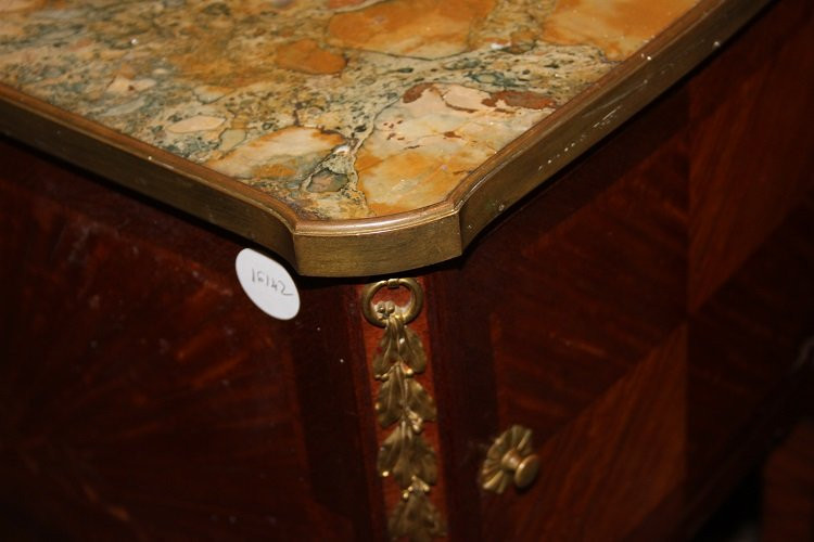 Mobiletto comodino francese della seconda metà del 1800, stile Luigi XV, in legno di bois de ro-photo-4