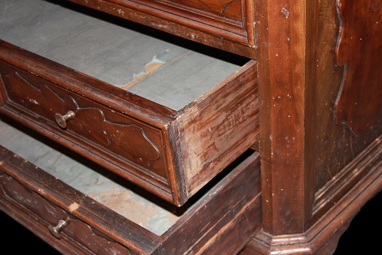 Superbo cassettone italiano toscano del 1600 secolo realizzato in pregiato legno di noce-photo-2