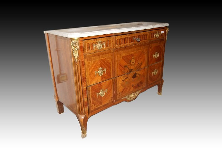 Magnifico cassettone francese di metà 1700, stile Transizione, in legno di bois de rose e bois -photo-2