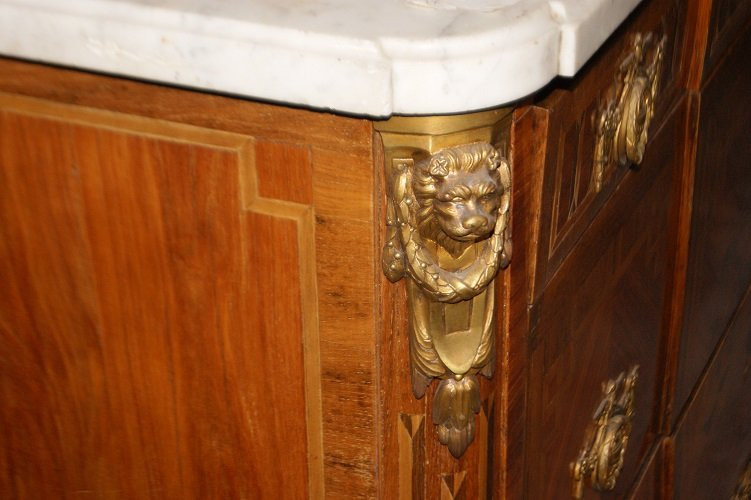 Magnifico cassettone francese di metà 1700, stile Transizione, in legno di bois de rose e bois -photo-4