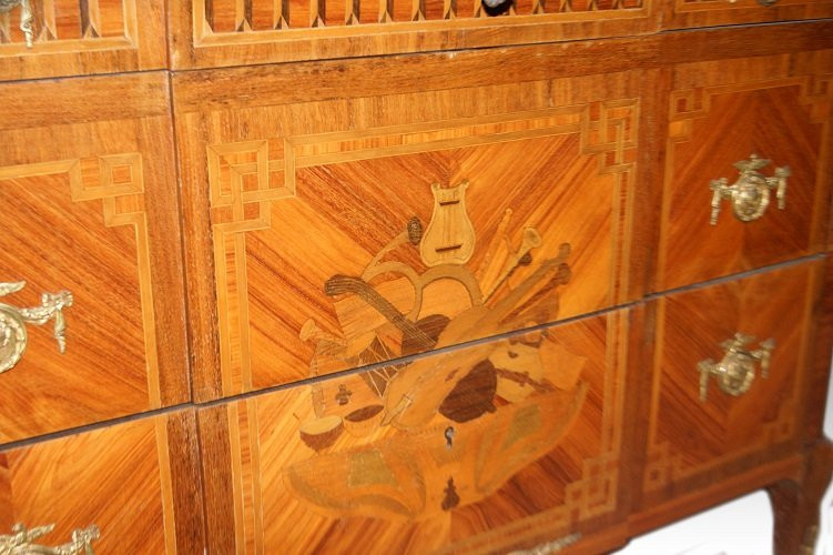 Magnifico cassettone francese di metà 1700, stile Transizione, in legno di bois de rose e bois -photo-1