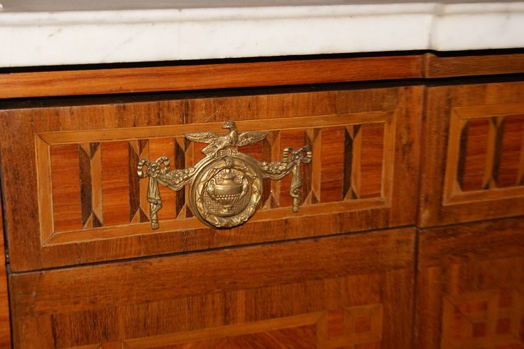 Magnifico cassettone francese di metà 1700, stile Transizione, in legno di bois de rose e bois -photo-2