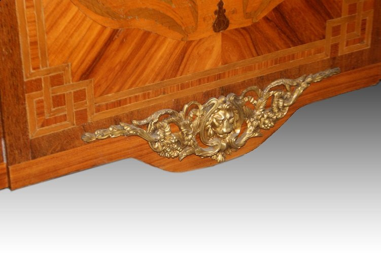 Magnifico cassettone francese di metà 1700, stile Transizione, in legno di bois de rose e bois -photo-3