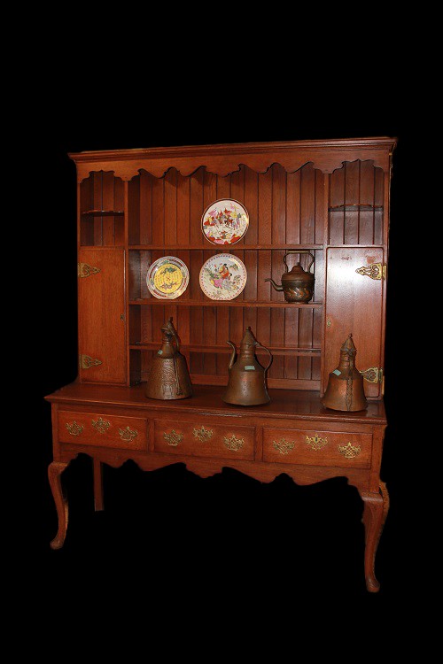 Credenza inglese di fine 1700 inizio 1800, stile Queen Anne, in legno di rovere