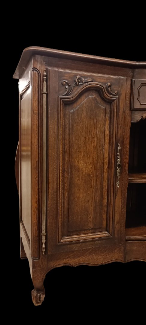 Credenza provenzale in rovere con due ante laterali ed un vano centrale a giorno con cassetto -photo-3