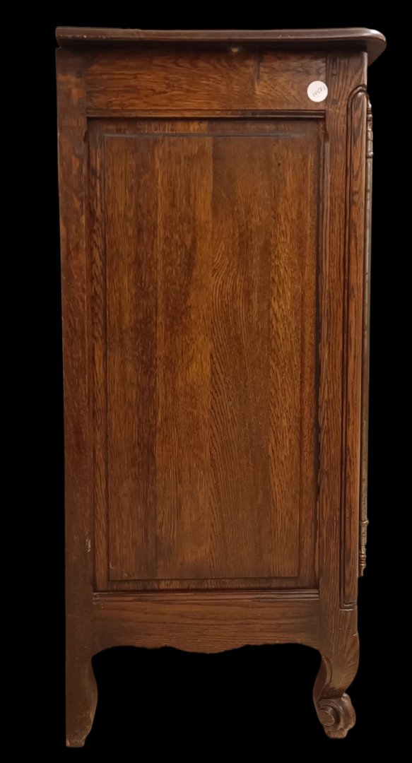 Credenza provenzale in rovere con due ante laterali ed un vano centrale a giorno con cassetto -photo-4